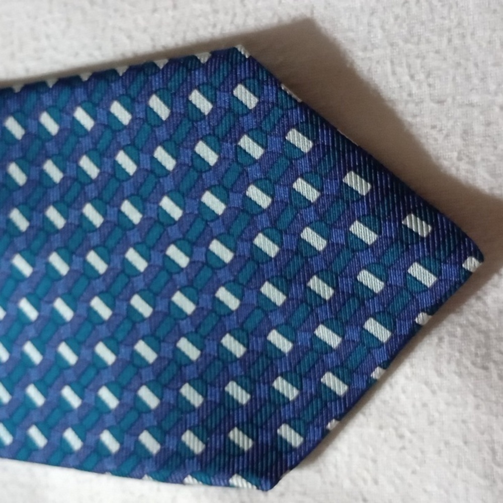 Tom James men's tie